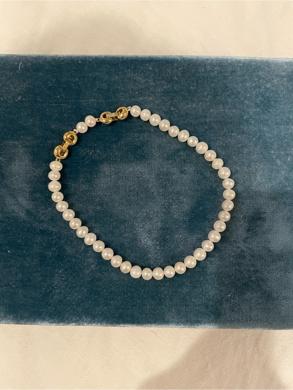 Jenny Bird White Freshwater Pearl Anklet with Gold-Plated Clasp - Picture 2 of 3